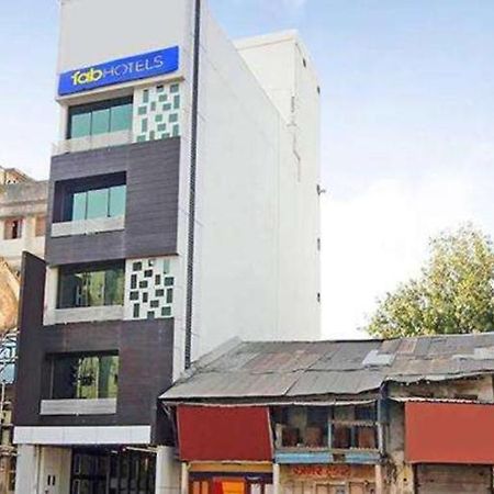 Fabhotel Rest Inn Surat Exterior foto